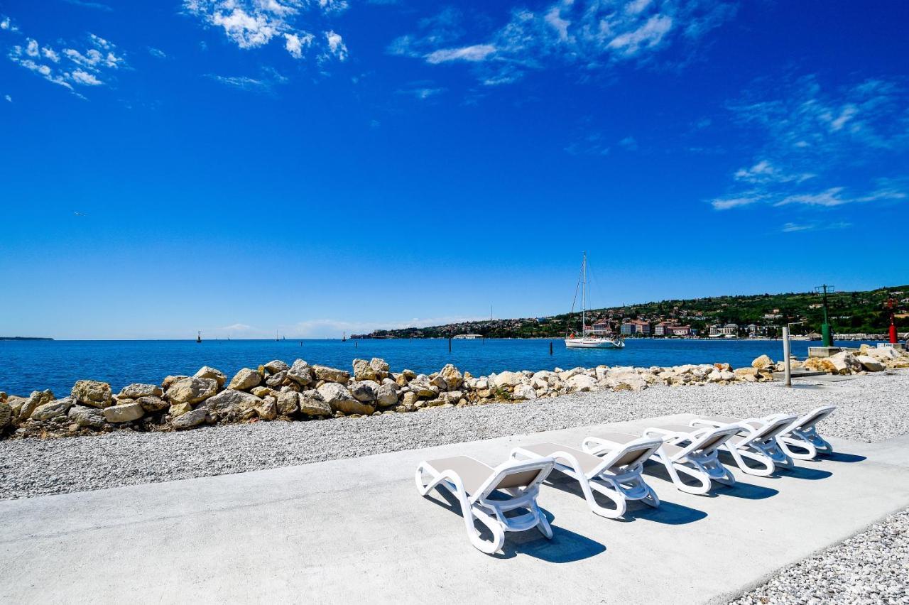 Floating House Blue Moon Villa Portoroz Exterior photo